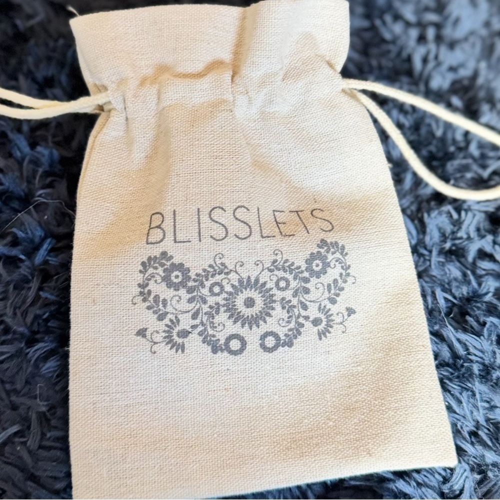 BLISSLETS Joy Duo Nausea & Anxiety
Relief Bracelets - Picture 7 of 8